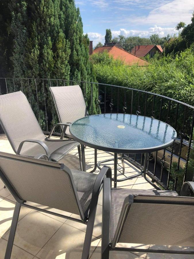 Maja Apartmanhaz Balatonlelle Esterno foto