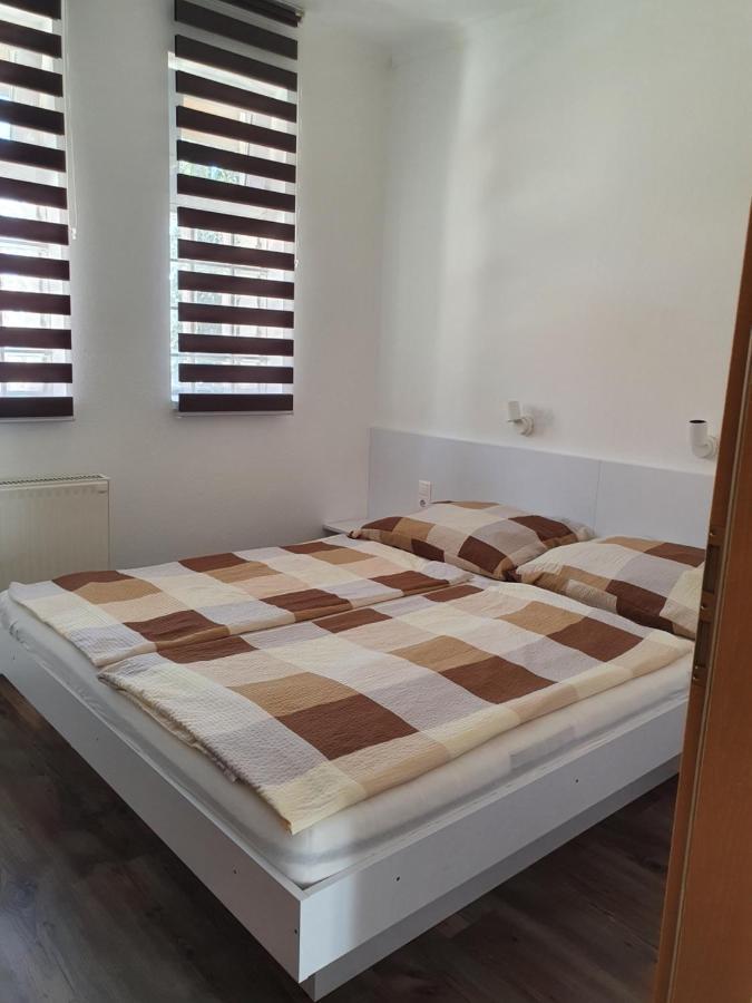 Maja Apartmanhaz Balatonlelle Esterno foto